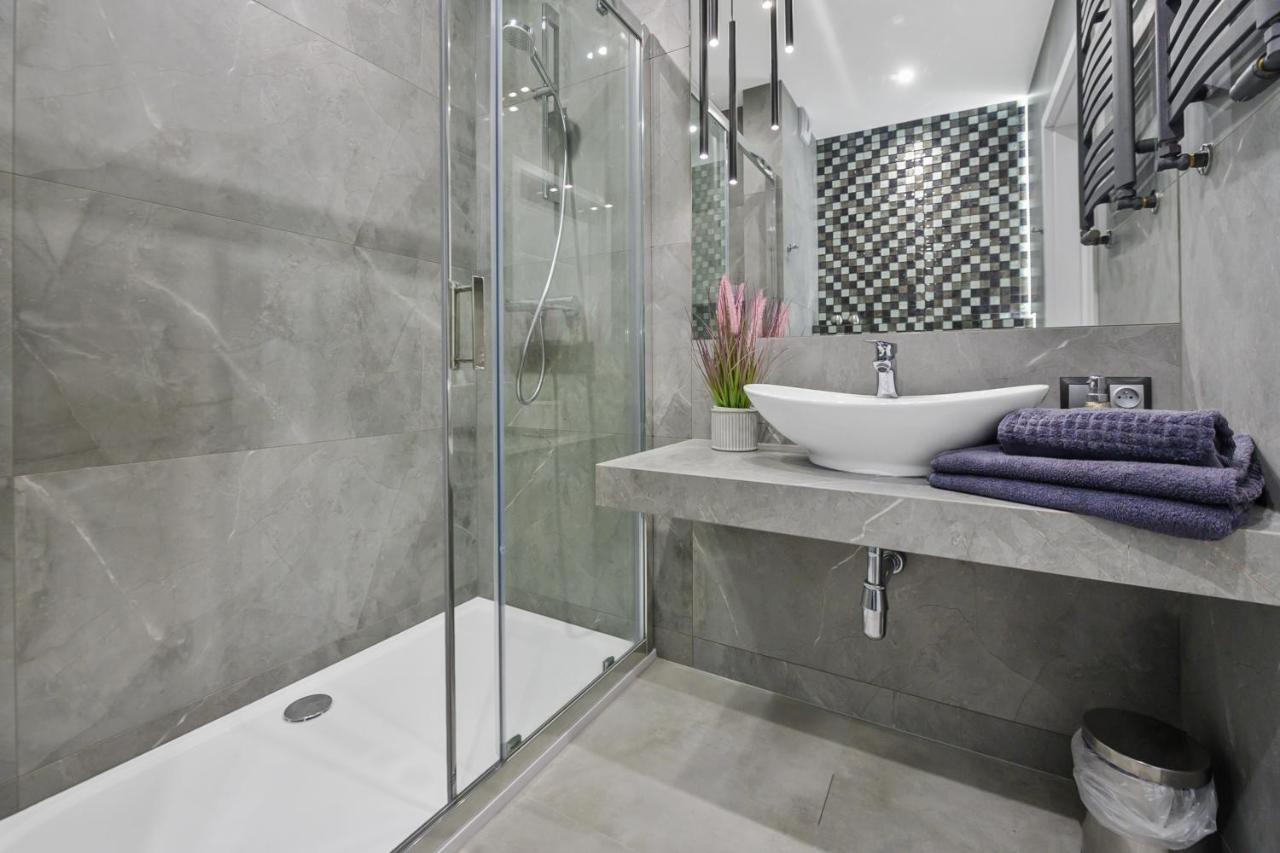 לודז' Gate Of City Centre Apartment By Pinpoint מראה חיצוני תמונה